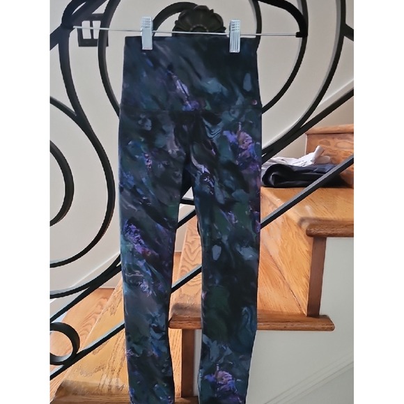 Lululemon Pants - Lululemon High Rise Leggings Abstract Oil Slick Purple Green Blue 21 Inseam